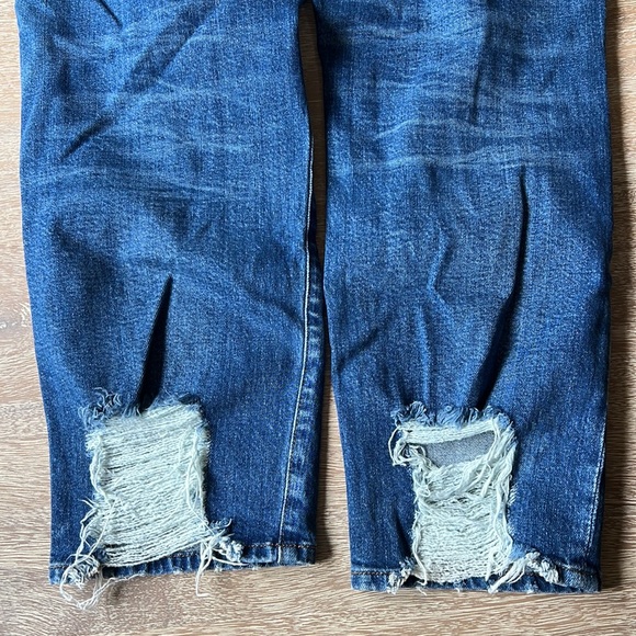 7 for all man kind High Waist Josefina with Frayed Back Hem Stranger Distress - Picture 11 of 11